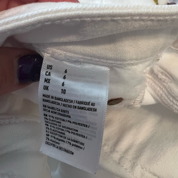 American Eagle Outfitters White Distressed Jean Shorts - Picture 6 of 6